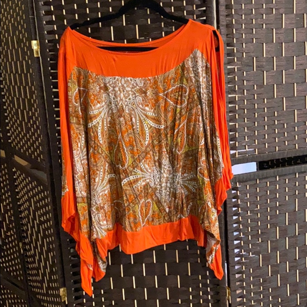 Lane Bryant 14/16 sexy cold shoulder top